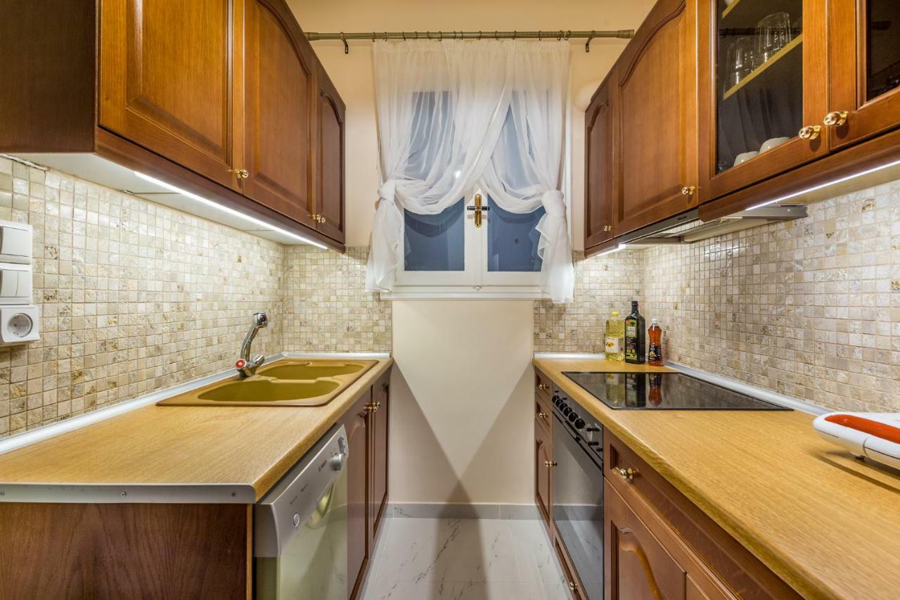 Chic Flat In Kolonaki Next To American Embassy Athena Bagian luar foto